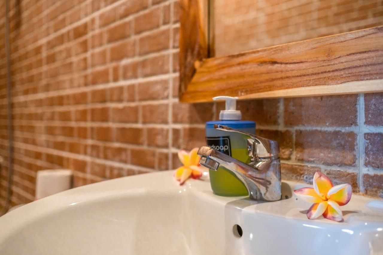 Wooden Puri Guesthouse Uluwatu Εξωτερικό φωτογραφία