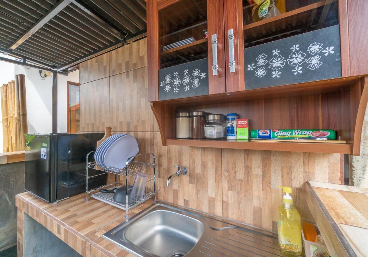 Wooden Puri Guesthouse Uluwatu Εξωτερικό φωτογραφία